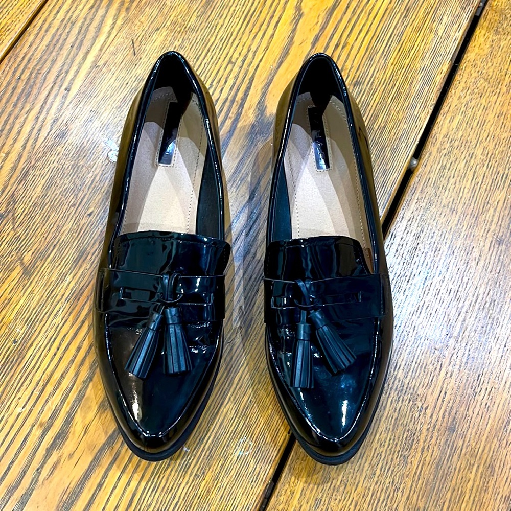 ELIE TAHARI Mint Condition Black Patent Leather Loafers Size 8.5
